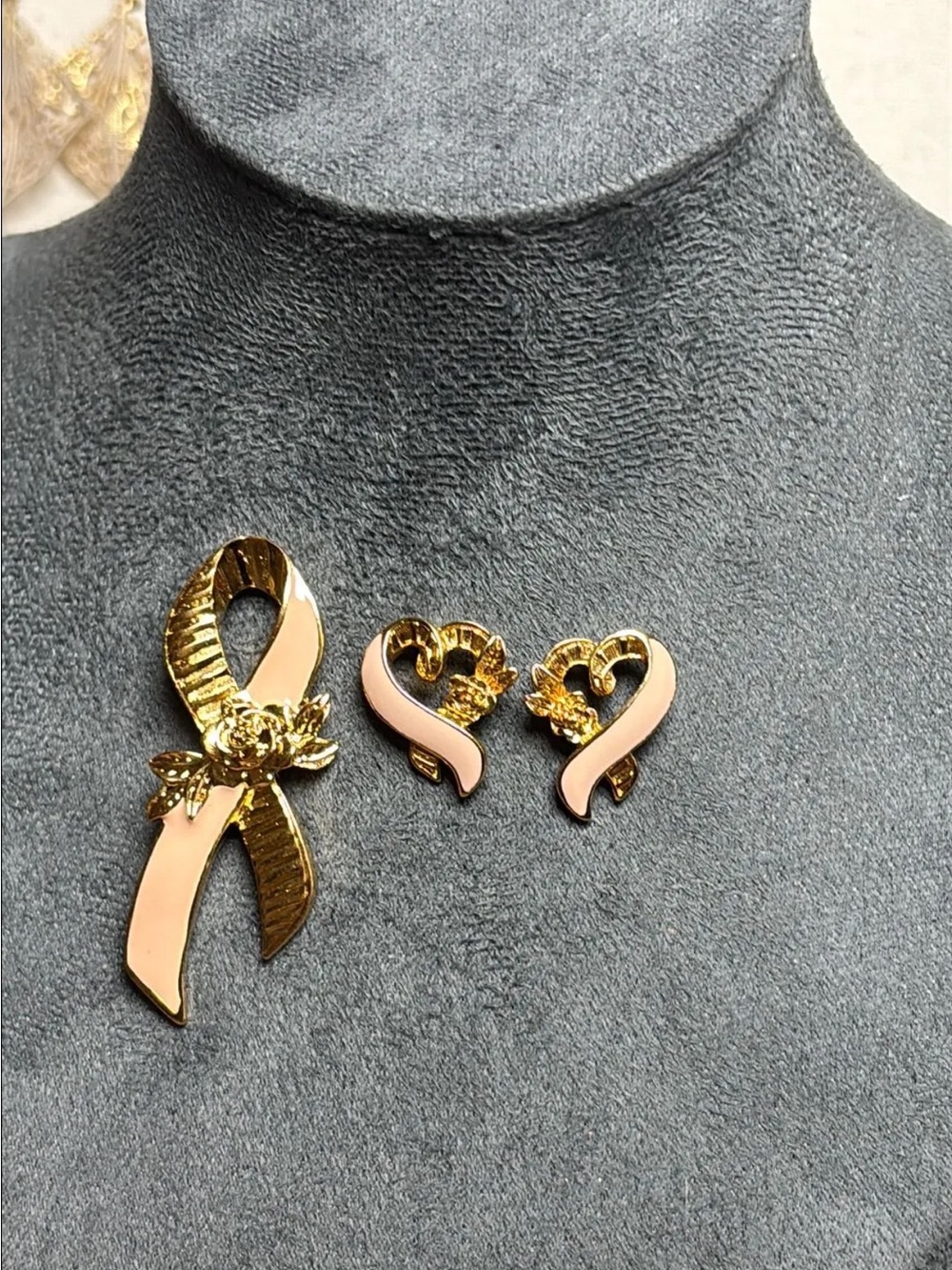 Avon Gold & Pink Ribbon Brooch and Heart Earrings Set- breast cancer awareness